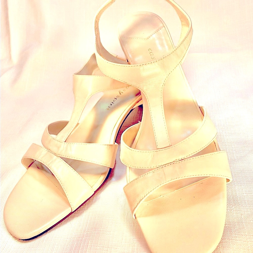 EasySpirit Esclarington Vintage Women Bone/Ivory Leather T-strap Sandal Open Toe